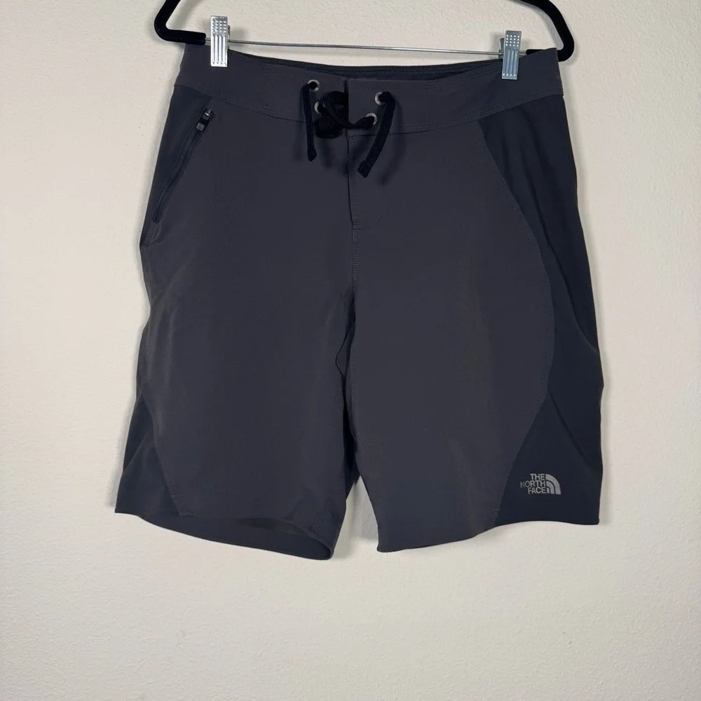 The North Face Men's Gray Active Shorts - Size 32